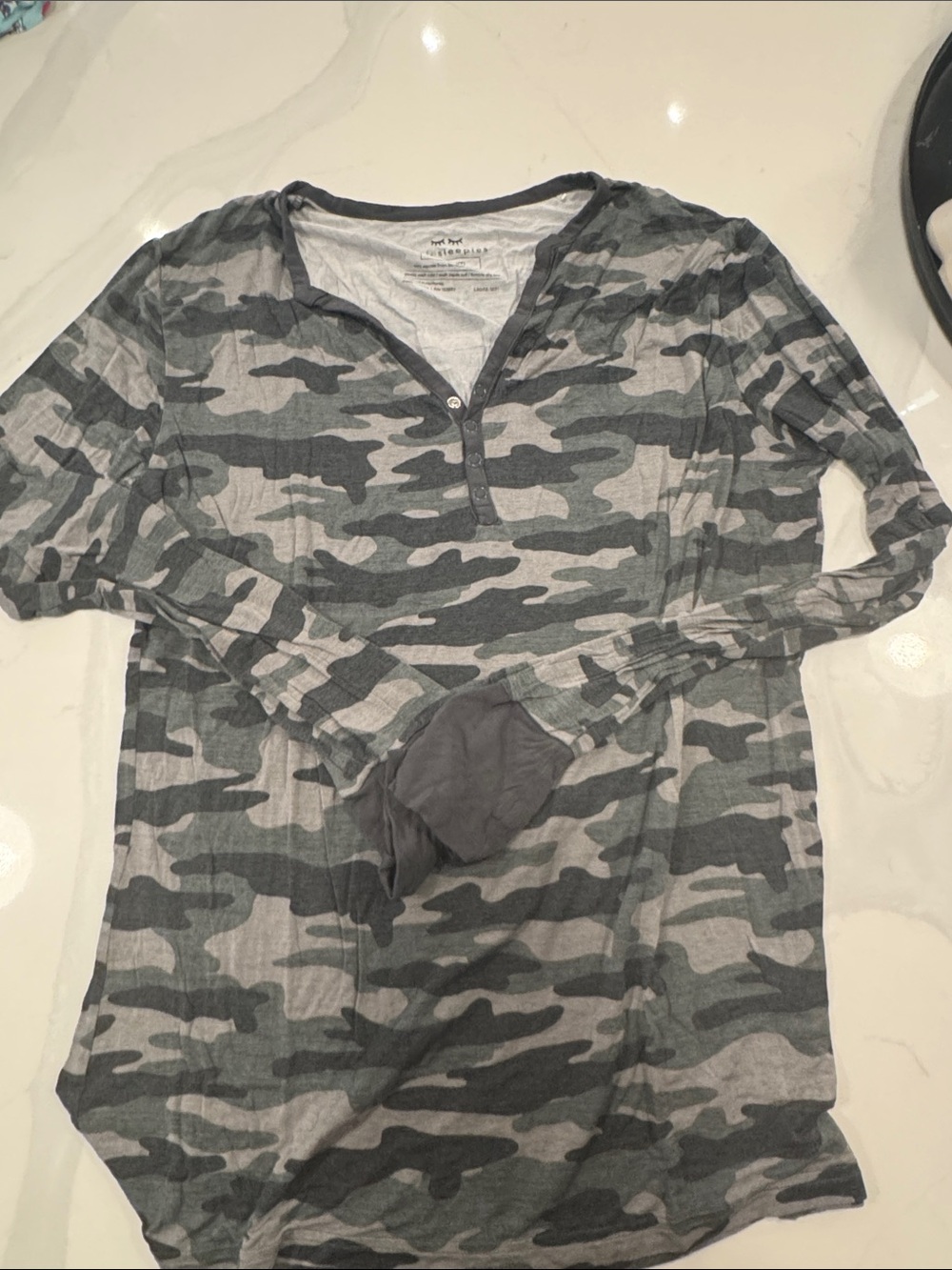 Little sleepies women’s pajama top, long sleeve, size medium, camouflage
